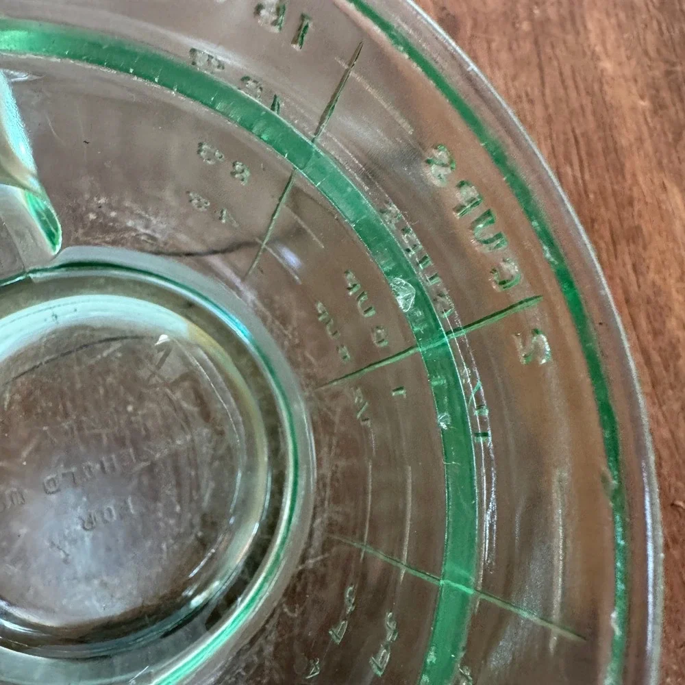 Vaseline Green Glass‎ Measuring Cup 2 Cup Capacity Kitchenware For Household Use